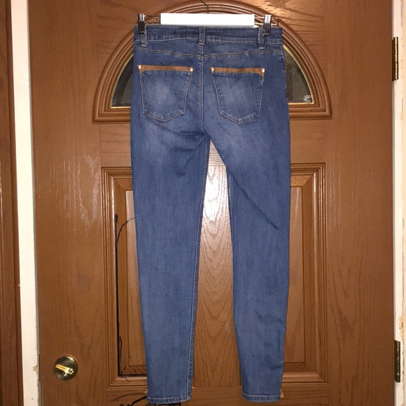 White House Black Market Vegan Leather Tipped Cropped Ankle Zip Skimmer Jeans - Picture 13 of 16